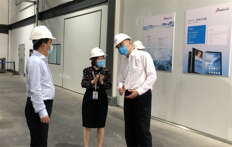 陕西省省长刘国中、西安市市长李明远一行调研高陵尊龙凯时人生就是搏工业园