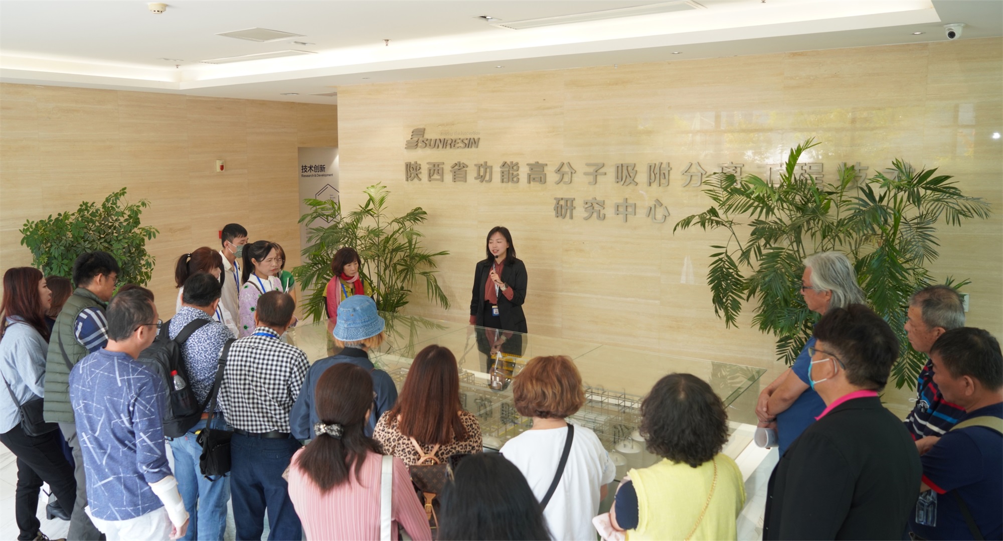 莘莘蓝海意，晓映两岸情